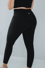 Load image into Gallery viewer, V-Shaped Black Leggings